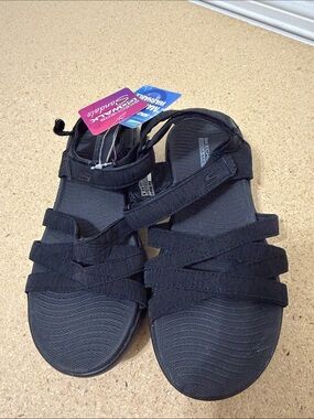 Skechers women’s Black Multi-Strap Sport Sandals SIZE 6
